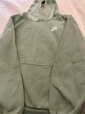 🌿 Nike Sage Green Pullover Hoodie with Swoosh Youth Large